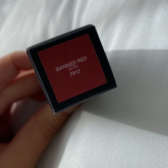 ❤️ NARS Lipstick - Shade (Banned Red) - Full Size - Picture 6 of 7